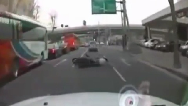 Танец на скутере смотреть онлайн