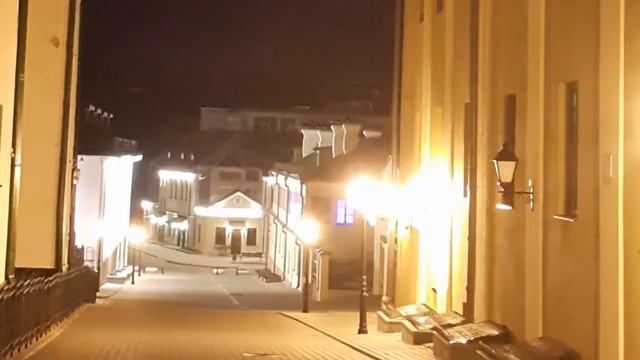 Прогулка по Верхнему Городу в Минске летним вечером смотреть онлайн