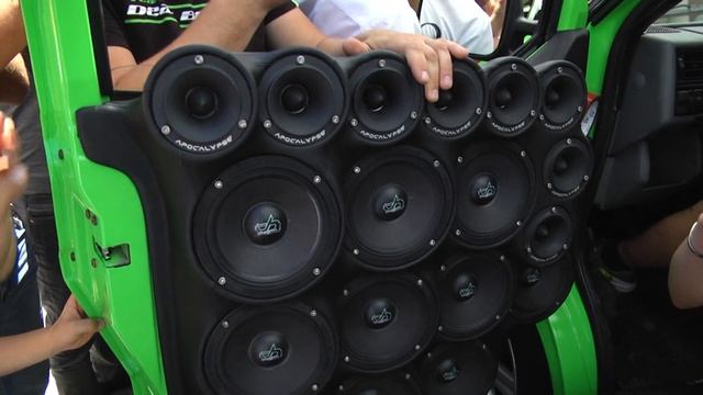 Автозвук - 165 децибел (!) смотреть онлайн