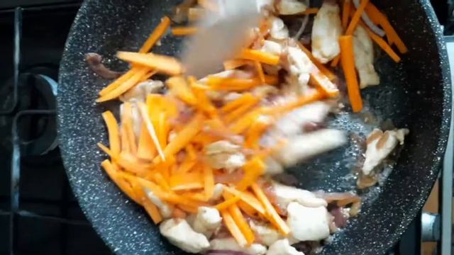 #short КУРИНАЯ ГРУДКА С МАКАРОНАМИ. ПАЛЬЧИКИ ОБЛИЖЕШЬ смотреть онлайн