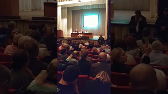 Встреча префекта ЮАО с жителями по теме реновации 17.05.2017 (с 19:51) смотреть онлайн