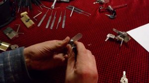 Вскрытие витринных, кассовых, почтовых замков