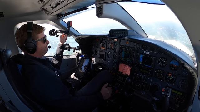TURBULENT FLIGHT over TENNESSEE! - TBM850 Flight VLOG смотреть онлайн
