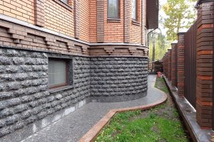 Облицовка цоколя дома !