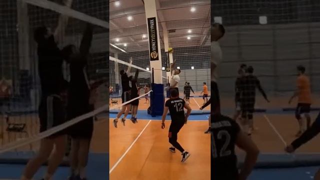 Скидка в пустую зону#volleyball #волейбол #отпервоголица #екатеринбург