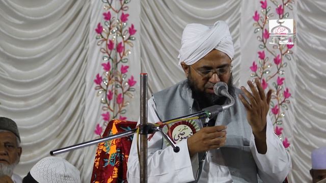 HAZRAT MOLANA INAYATULLAH SAHAB SALAM PADHTE HUE KHUBSURAT ANDAZ RONGTE KHADE KARDENE WALE ASHAAR смотреть онлайн