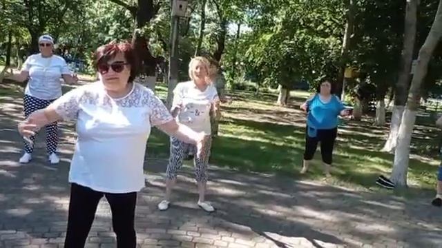 Занятия утренней оздоровительной гимнастикой в Восточном районе г. Новороссийска. смотреть онлайн