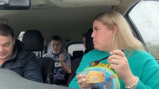 Мчим всей семьёй на ОТДЫХ, #мукбанг на трассе #семьятарлавиных