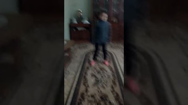 Крутой танец по песню :номер 1: смотреть онлайн