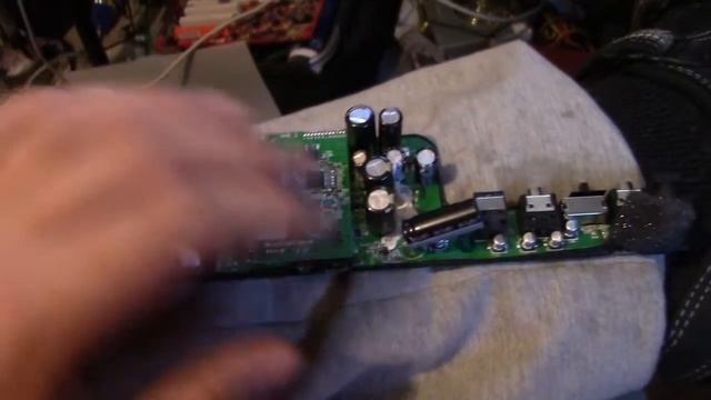 Troubleshooting a wonky Boston Acoustics TVee26 sound bar смотреть онлайн