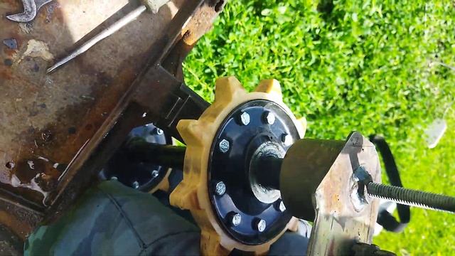 Снятие щеки с ведомого вала буран(мотобуксировщик) смотреть онлайн