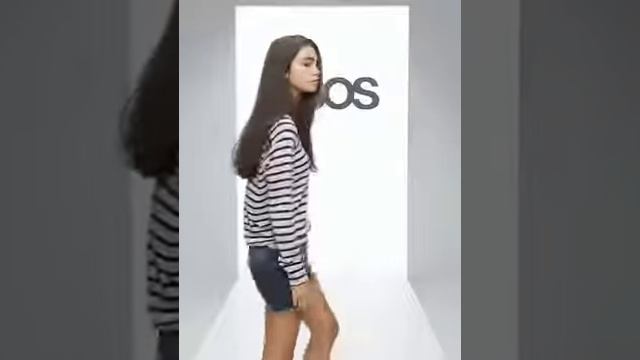 Короткие рваные женские джинсовые шорты Только