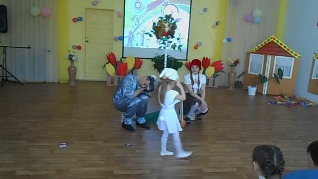 "Весенняя сказка" Семейный фестиваль. .Д/с № 42 "Пингвинчик" смотреть онлайн