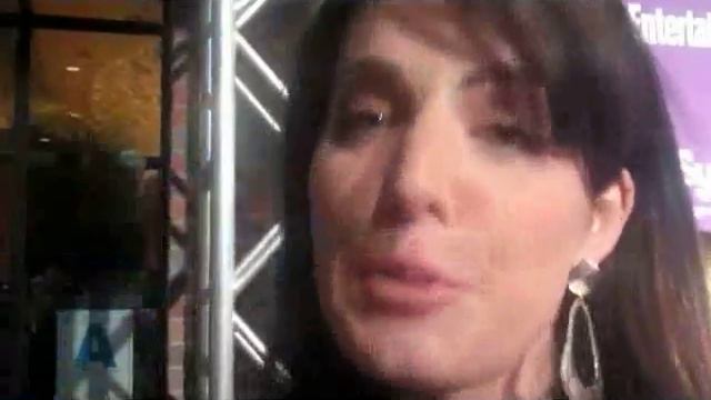 SMALLVILLE's Erica Durance on Knowing Clark's Secret смотреть онлайн