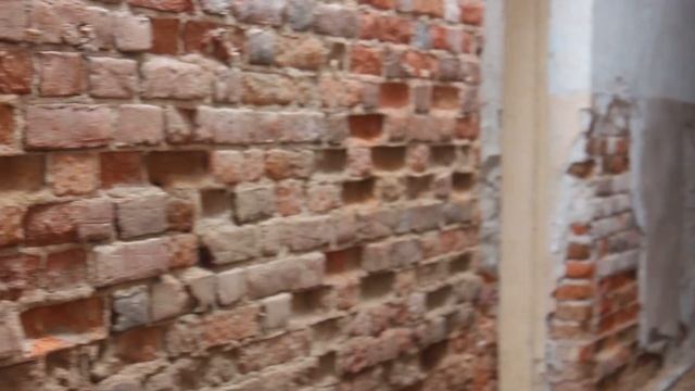 В следующий раз в бальных платьях! Как Андрей Горват с волонтерами восстанавливает дворец в Наровле смотреть онлайн