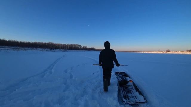 Рыбалка на Иртыше ЗИМОЙ. Мороз -30. Ночуем в Палатке. Щука и Налим на Жерлицы. смотреть онлайн