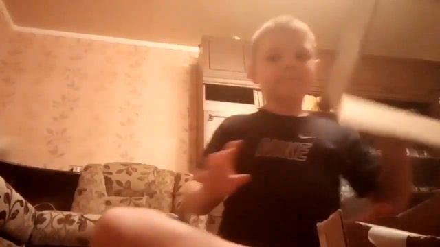 Делаю из картона батинки смотреть онлайн