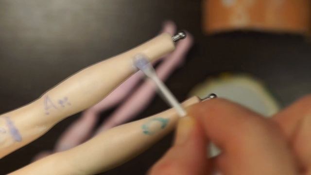 КАК убрать ПЯТНА с КУКЛЫ /ПЯТНА НА СИЛИКОНЕ Чем вывести ручку Как вывести пятно с куклы Реборн Фице смотреть онлайн