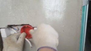 Установка подрозетников на утеплитель-минеральная вата.