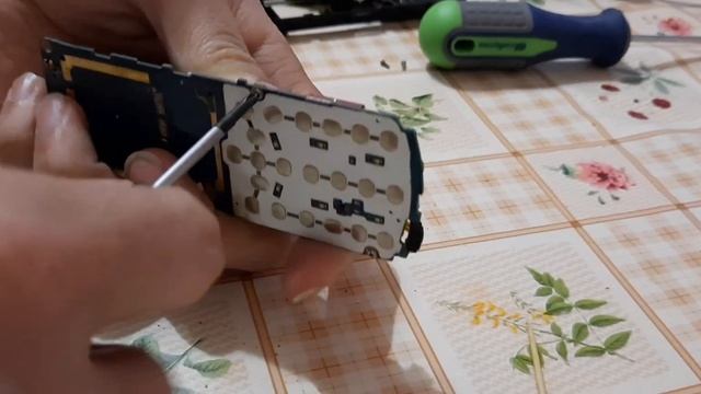 30. Телефон SAMSUNG GT-E2232. SAMSUNG GT-E2232 phone. смотреть онлайн