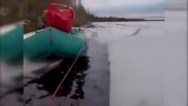 Ледовая проводка надувной лодки по вскрывшейся реке | Лодка ТУРИСТ-3 смотреть онлайн
