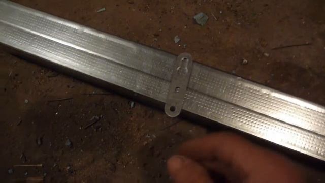 Кормушка для перепелов и цыплят // Своими руками // смотреть онлайн