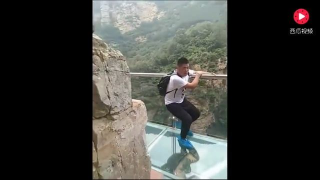 China glass bridge - FUNNIEST VIDEO EVER смотреть онлайн