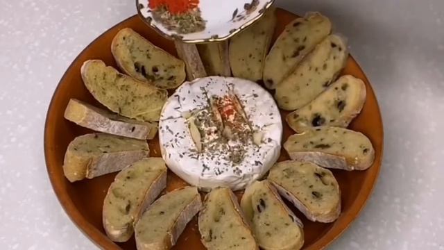 Сыр запечённый в духовке. Вкусно и просто! Готовим вместе. Вот это Кухня! смотреть онлайн