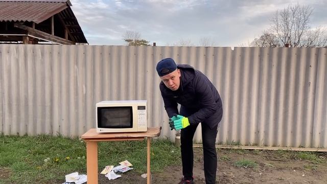 БАНКУ КОЛЫ В МИКРОВОЛНОВКУ смотреть онлайн