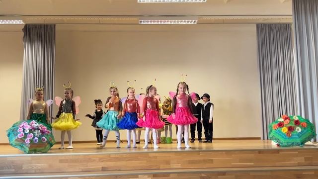 Муха-Цокотуха. Спектакль детского сада Муху. смотреть онлайн