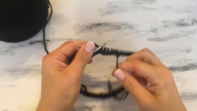 ВЯЗАНАЯ МУЖСКАЯ ШАПКА С ИДЕАЛЬНОЙ ПОСАДКОЙ ПО ГОЛОВЕ. смотреть онлайн