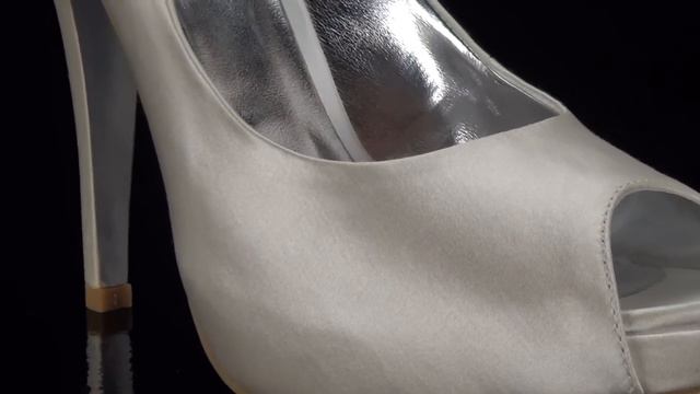 Wedding Shoe Review for Ona by My Glass Slipper смотреть онлайн