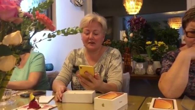 о. Хайнань, Белле Аллюре делает подарки гостям! Айфон! смотреть онлайн