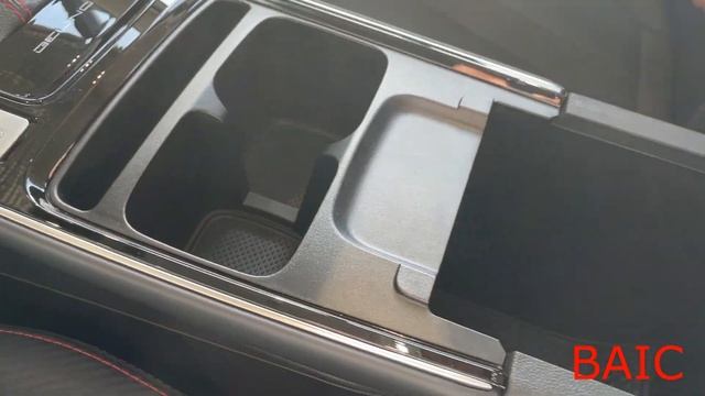 Битва китайских седанов. BAIC U5 PLUS против KAIYI E5. смотреть онлайн