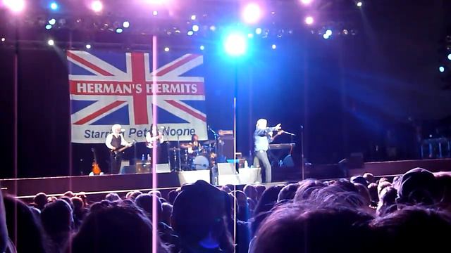 Peter Noone of Herman's Hermits - I'm Henry VIII, I Am смотреть онлайн