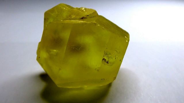 Сера самородная из Италии смотреть онлайн