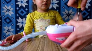 Пылесос-игрушечная бытовая техника.Игры для девочек.Game set for girls-Vacuum cleaner