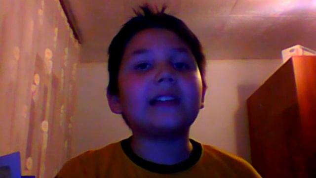 Поёт Адриан караоке - песенку " Улыбка " смотреть онлайн