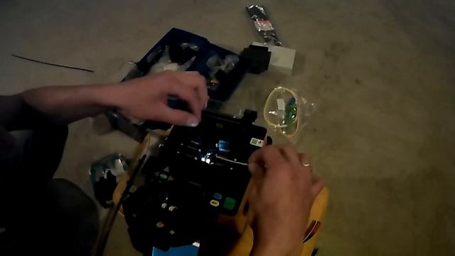 сварка оптоволокна.mp4