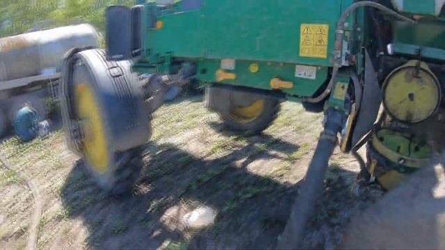 John Deere 4730. Обработка подсолнечника гербицидом Экспресс и прилипателем Тренд 90. ( DuPont) смотреть онлайн