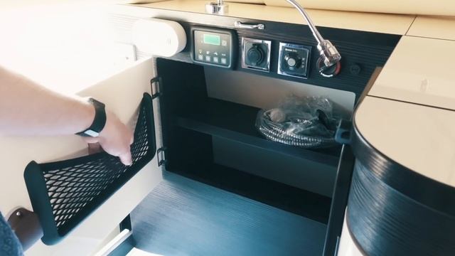 VW Camper Tour - Westfalia Kepler One смотреть онлайн