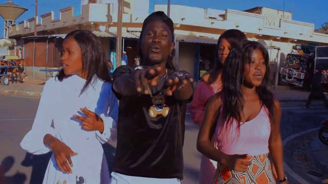 Buur Bikey - CHAMPING BI (Clip Officiel) смотреть онлайн