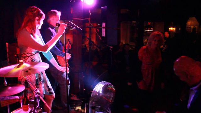 Hot Candy "Ex's & Ohs" Cover смотреть онлайн