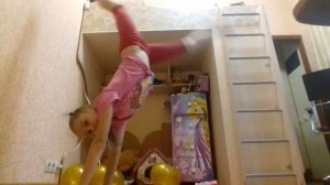 Как научиться  делать мостик и стоять на  руках! 😆😆😇😇😇😇😄😄🔰🔰💫💫💫💌💌💌