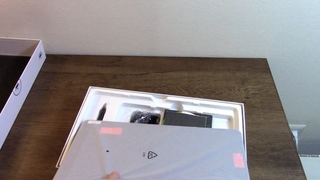 Huion Kamvas 13 :: Unboxing смотреть онлайн