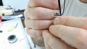 замена лески в полуоправной (металической) оправе. Ремонт очков