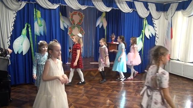 8 марта (1-4 классы) смотреть онлайн