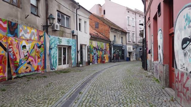 Tuzla - Muslim Bosnia And Herzegovina. Prices In Bosnia, Housing, History Of The Bosnian War