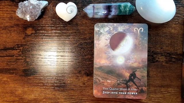 Moonology vs Moonology (Manifestations) Oracle Deck Comparison смотреть онлайн
