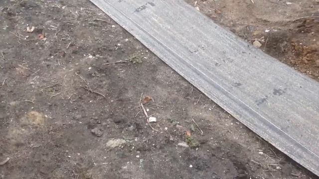 Как быстро разрезать рубероид пополам без ножа (строительный лайфхак) смотреть онлайн